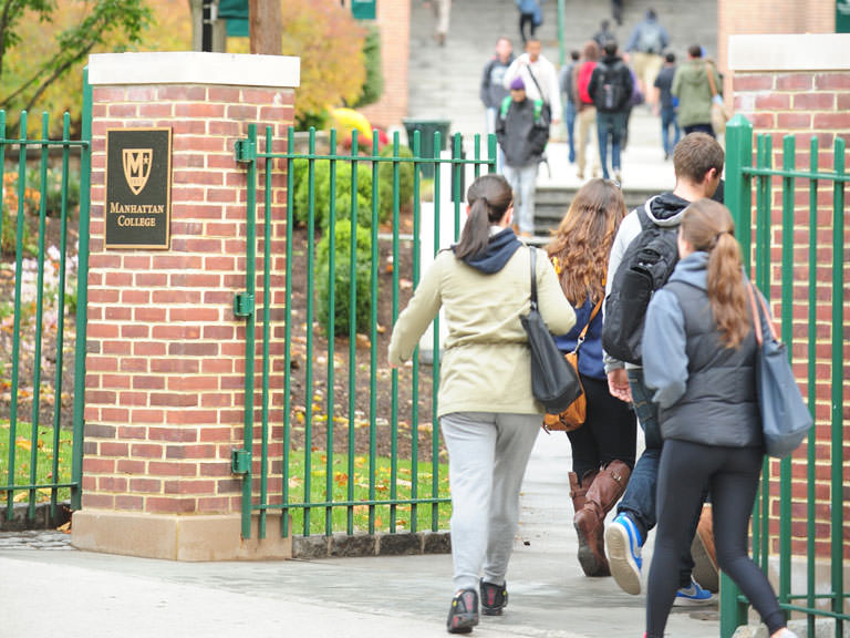 Students entering campus
